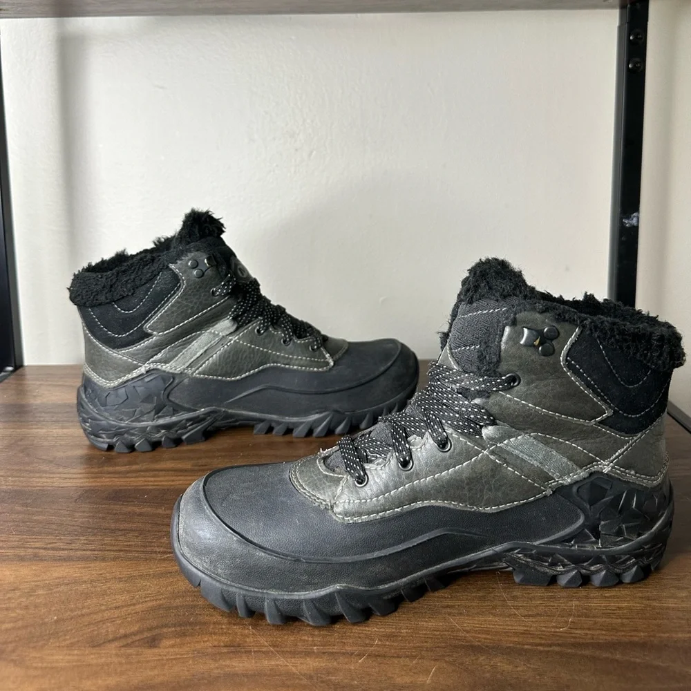 Merrell good preowned